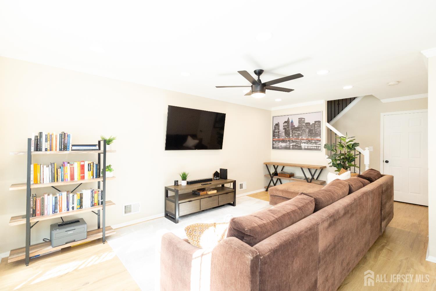 130 Albury Way Image 4