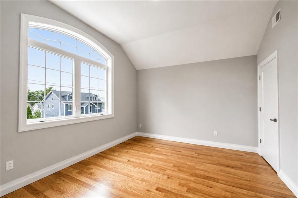 685 Oakland Avenue, Staten  Island, New York, 10310 image 18