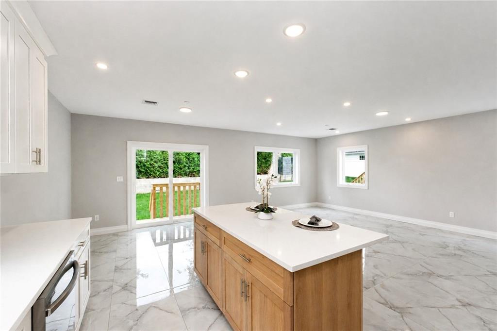 685 Oakland Avenue, Staten  Island, New York, 10310 image 9