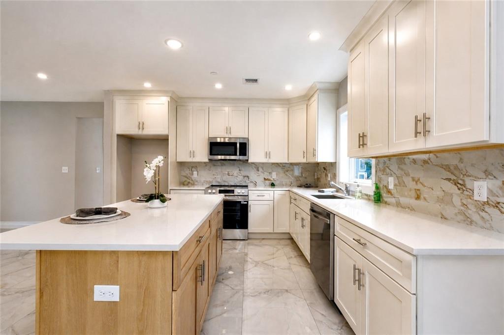 685 Oakland Avenue, Staten  Island, New York, 10310 image 9