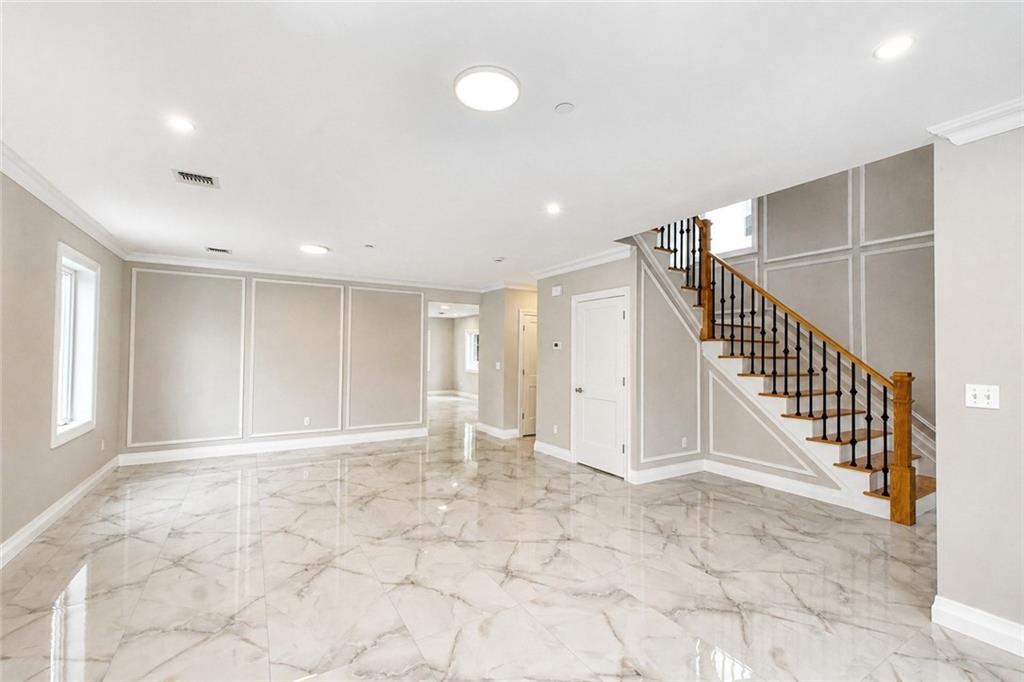 689 Oakland Avenue Image 4