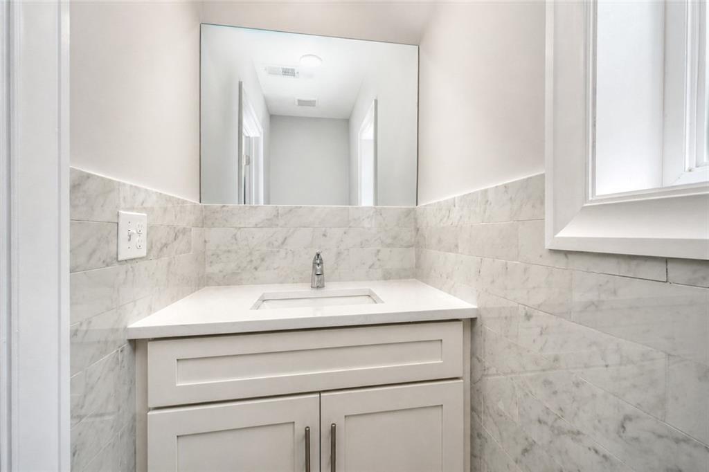 689 Oakland Avenue Image 4