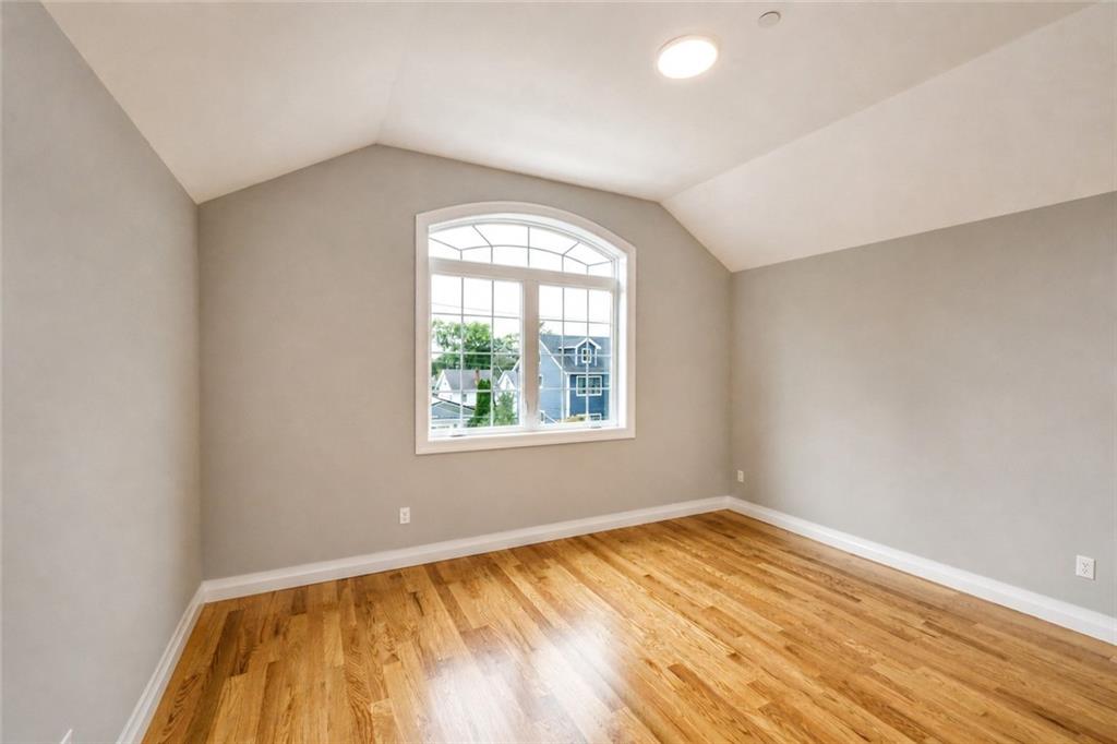 689 Oakland Avenue, Staten  Island, New York, 10310