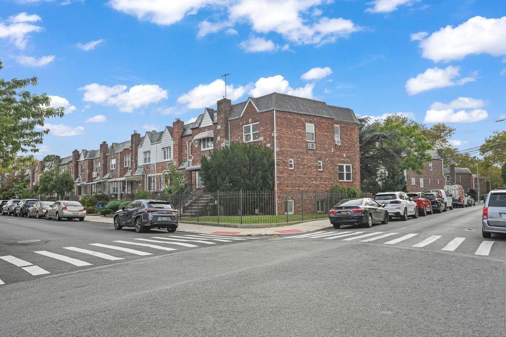 2136 East 28th Street Image 3