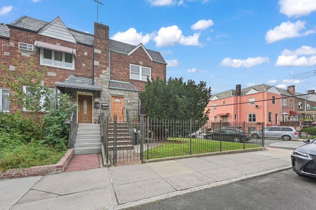 2136 East 28th Street Image 2
