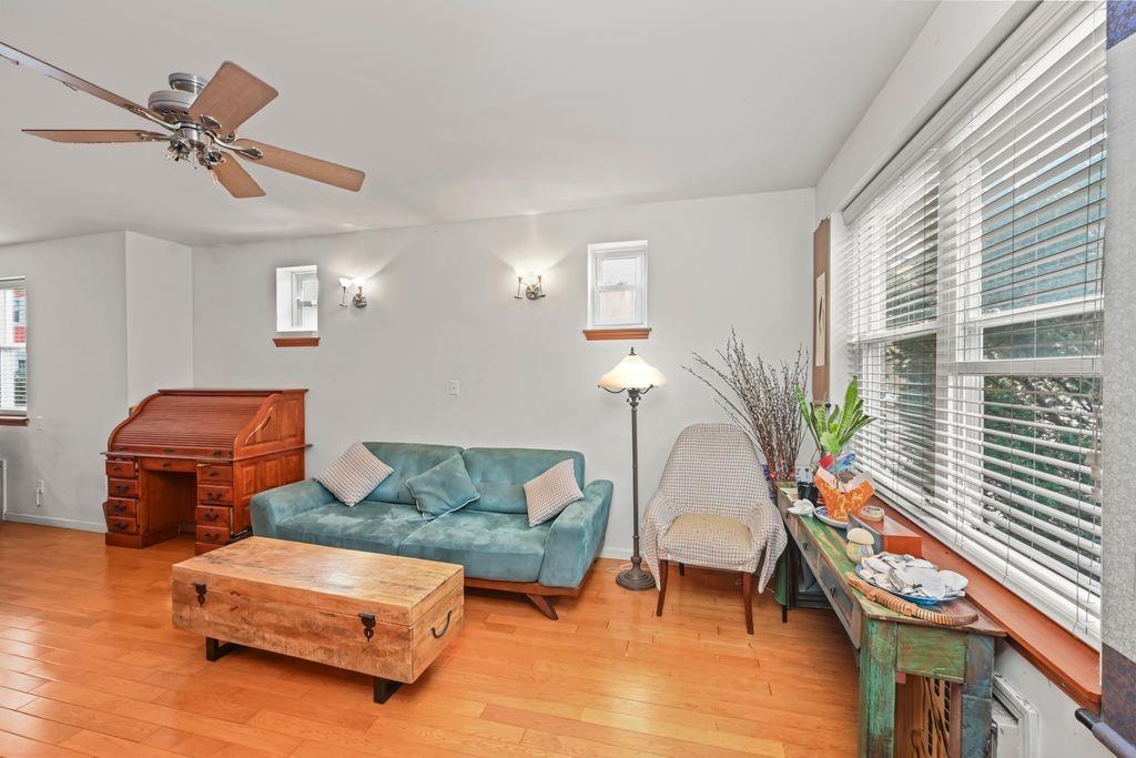 2136 East 28th Street Image 5