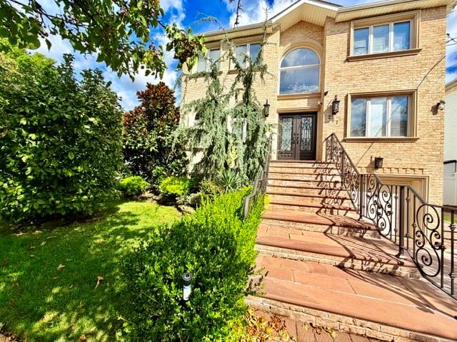 207 Swinnerton Street Image 3