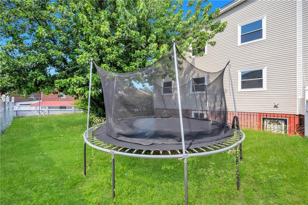 14014 Charles Lane Image 4