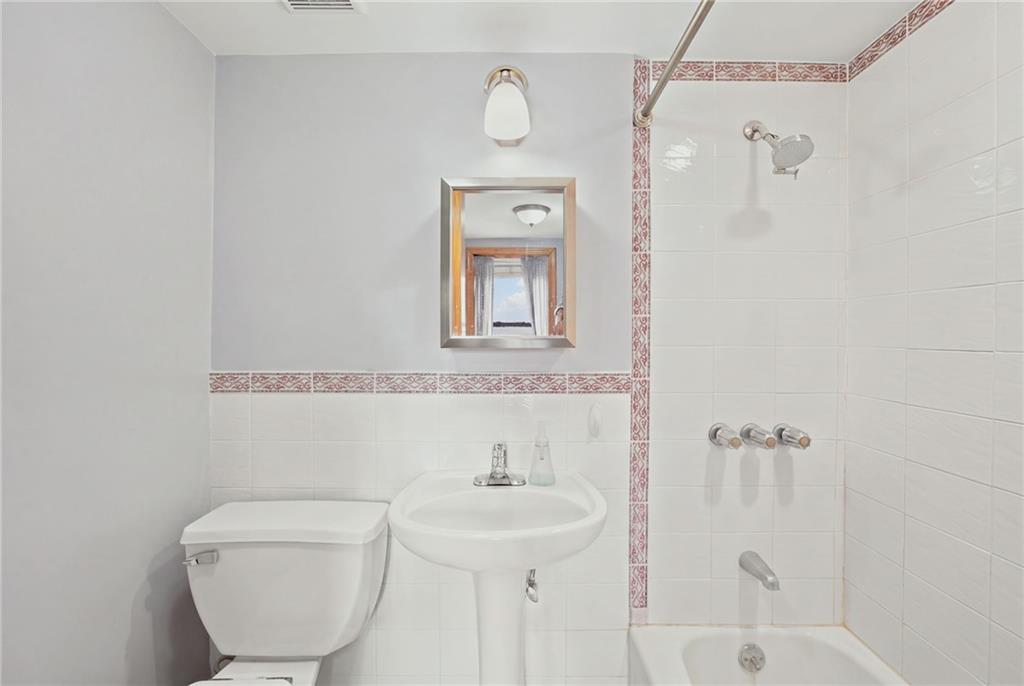 478 Sackett Street Image 3