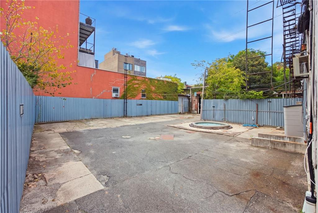 478 Sackett Street Image 2