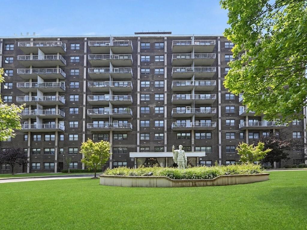 1100 Clove Road 3C Image 4