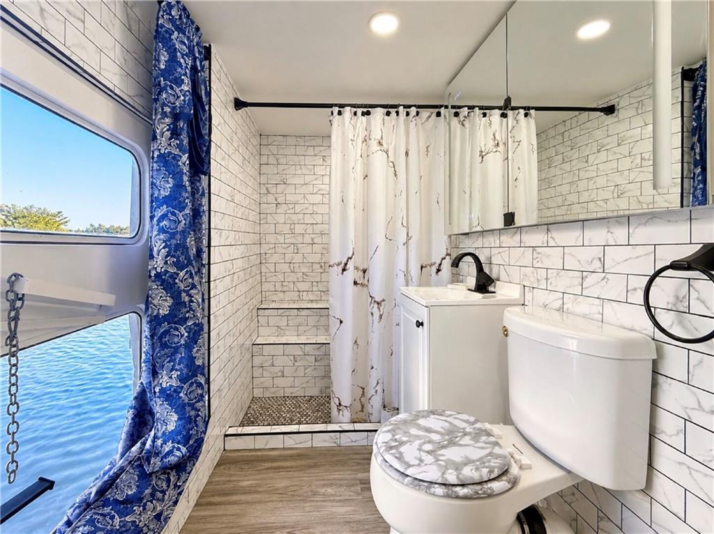 2771 Knapp Street Image 3