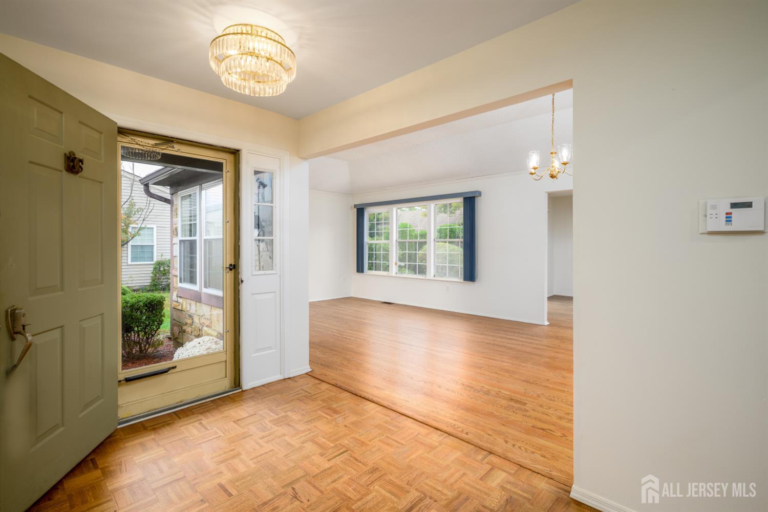 13 Benjamin Franklin Drive Image 3