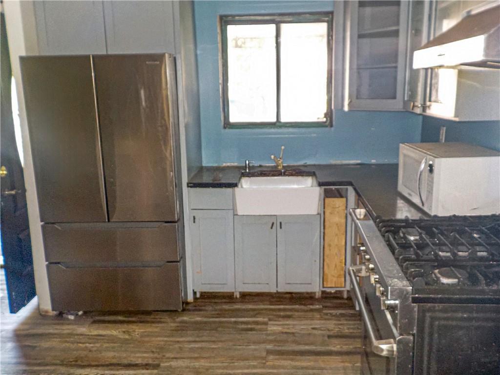 582 Barbey Street Image 2