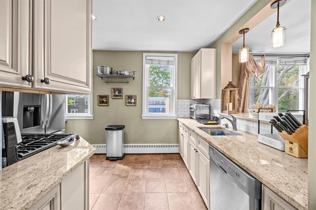 2043 East 58th Street 141E Image 4