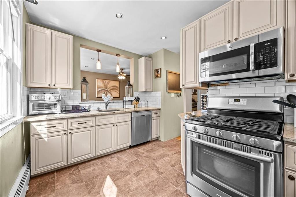 2043 East 58th Street 141E Image 3