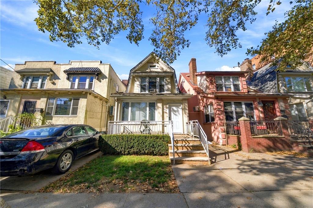 1638 East 21st Street Image 3