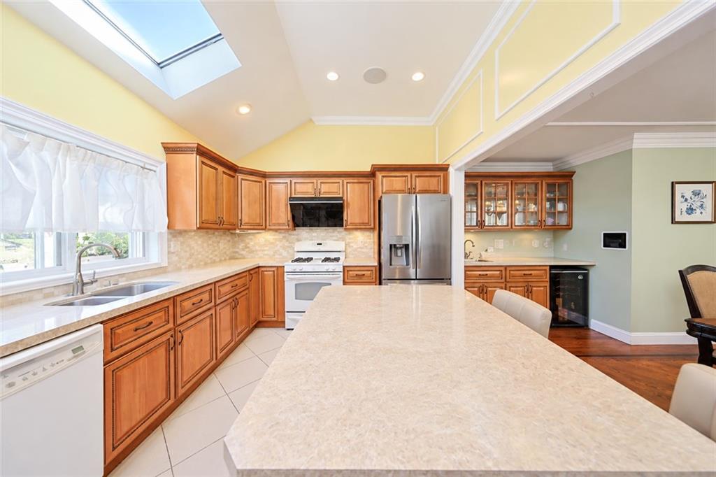 177 Benton Avenue, Staten  Island, New York, 10305 image 17