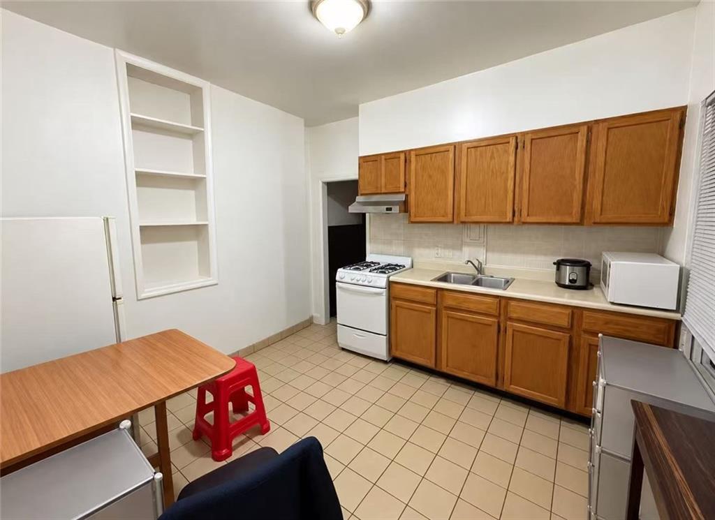 1852 70TH Street Image 3