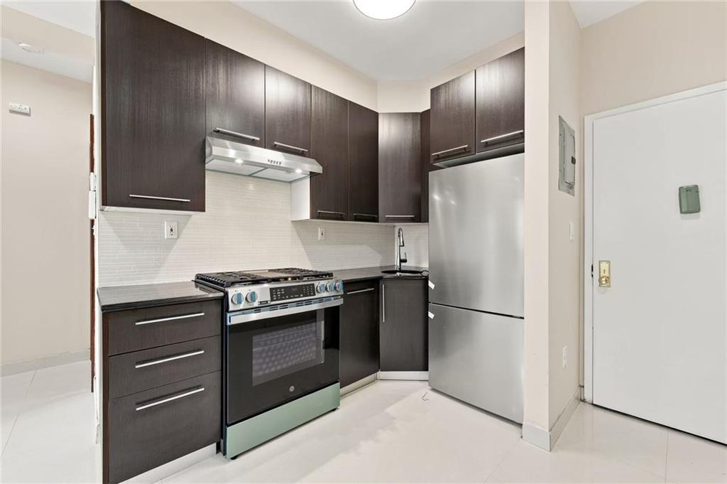 360 43rd Street 2A Image 5