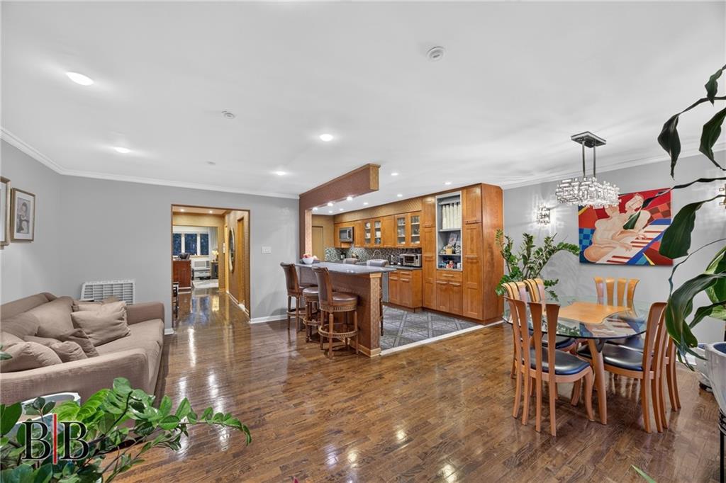 2078 Pearson Street Image 5