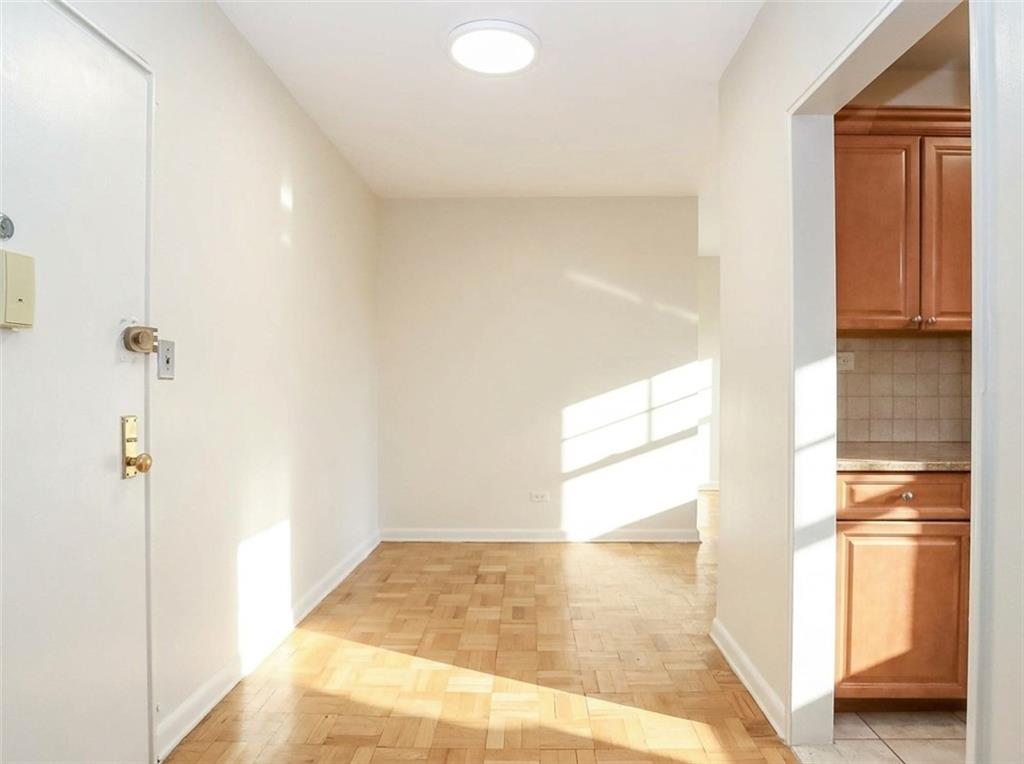 350 Richmond Terrace 1W Image 4