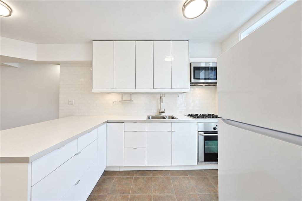 2239 Troy Avenue 4C Image 4