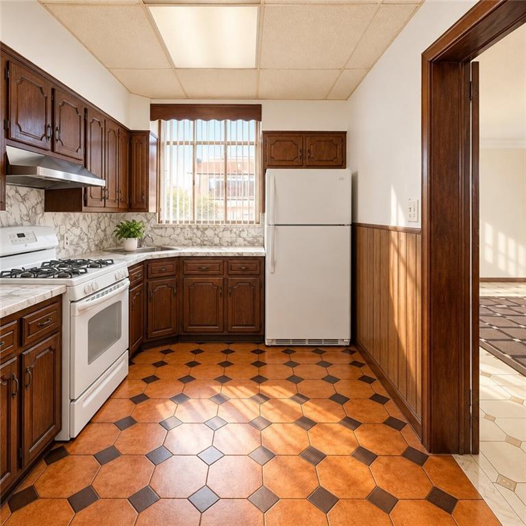 1652 West 8th Street Image 4