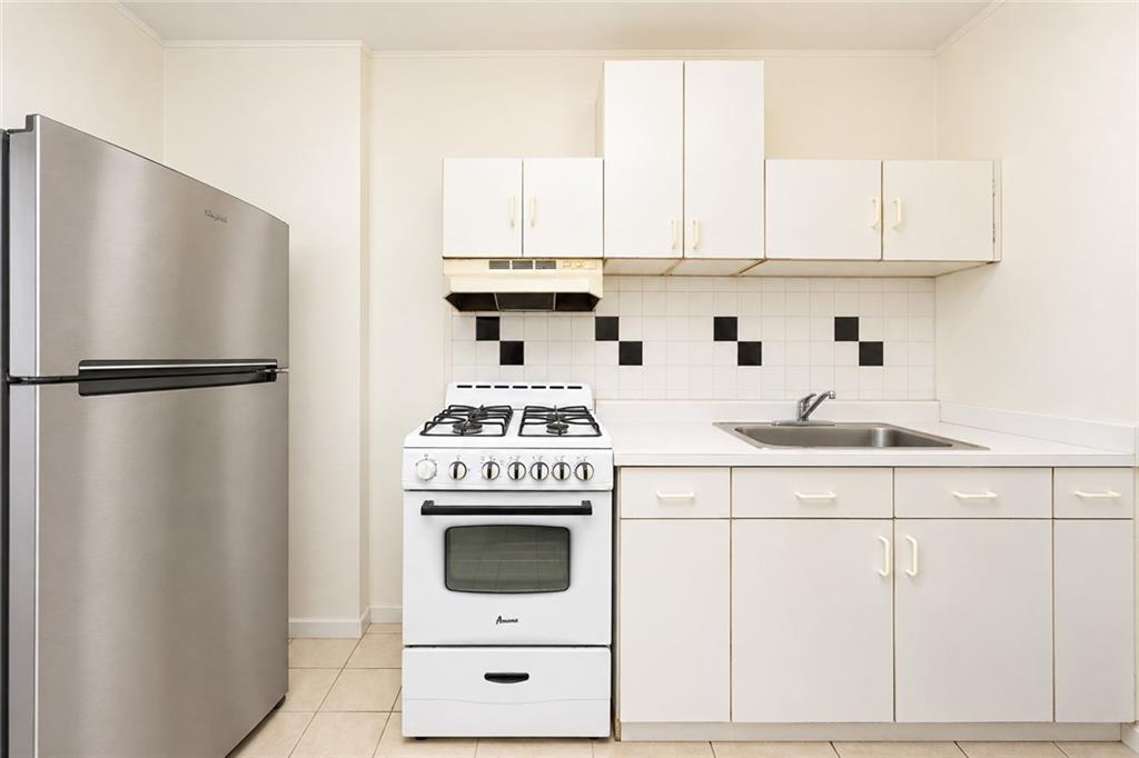319 48th Street, Brooklyn, New York, 11220 image 13