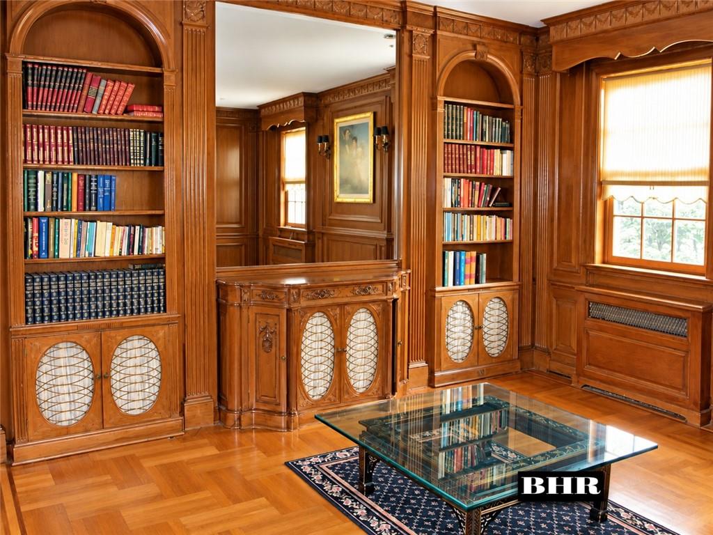 1223 Oriental Boulevard Image 3