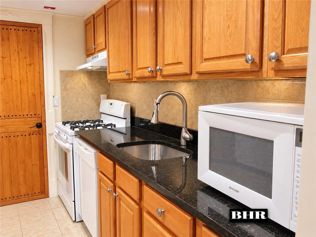 1223 Oriental Boulevard, Brooklyn, New York, 11235 image 32