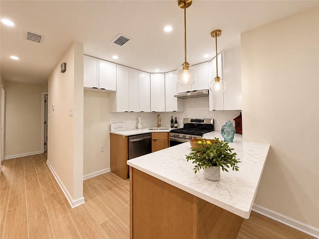 64 Timber Ridge Drive 64, Staten  Island, New York, 10306 image 13