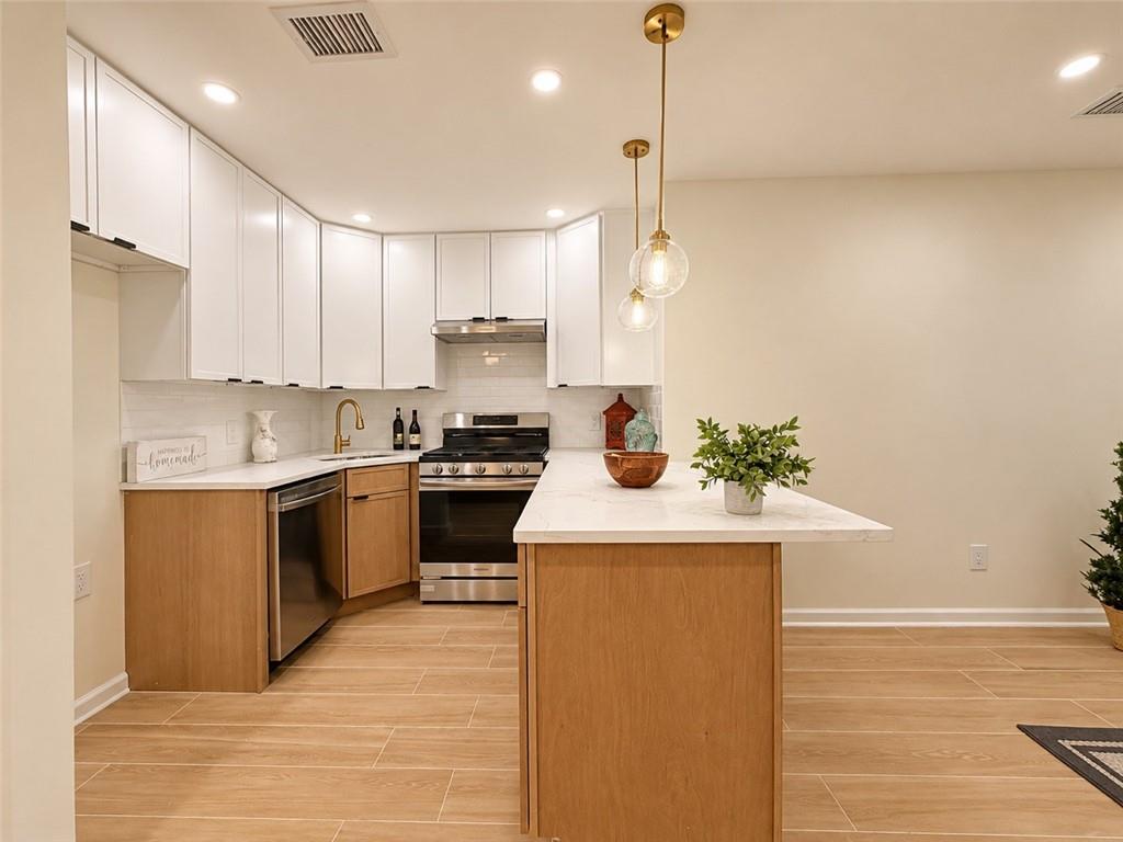 64 Timber Ridge Drive 64, Staten  Island, New York, 10306 image 21