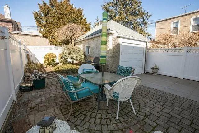 59 94th Street Image 4