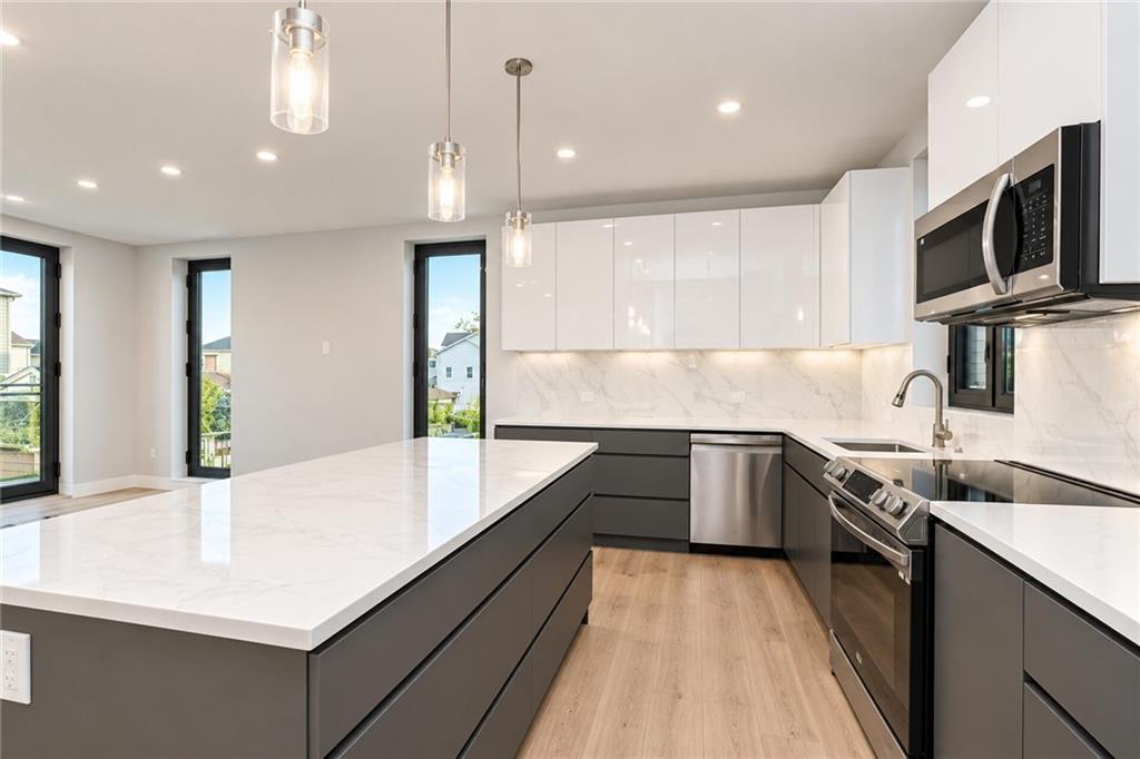 33 Keen Court, Brooklyn, New York, 11229 image 7