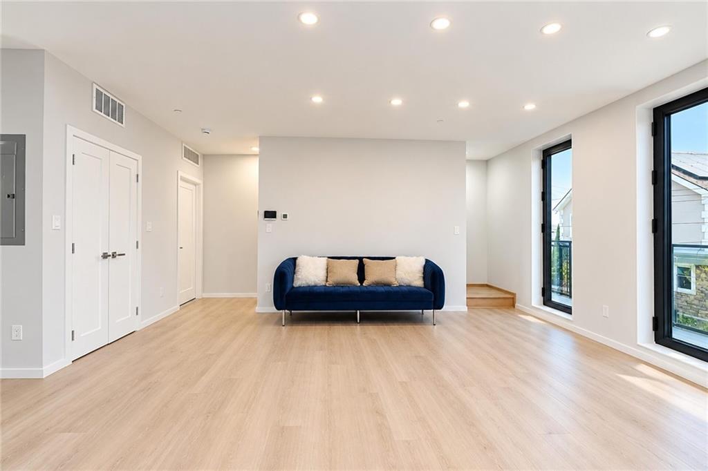 33 Keen Court, Brooklyn, New York, 11229 image 6