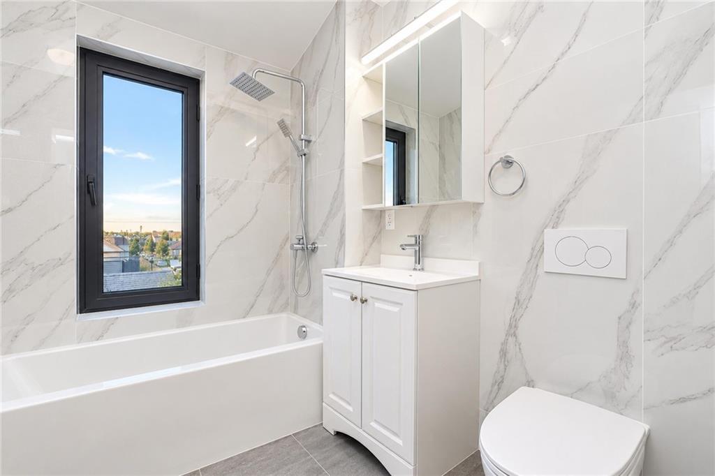 33 Keen Court, Brooklyn, New York, 11229 image 40