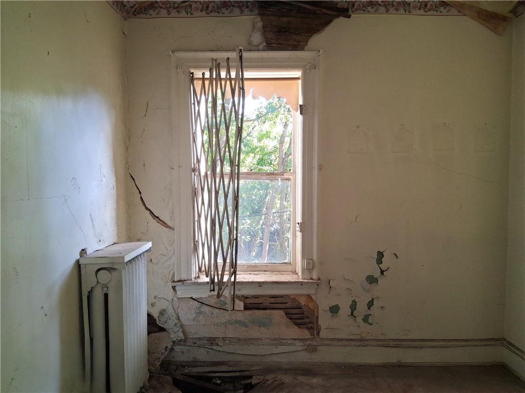 5 Schenck Court, Brooklyn, New York, 11207 image 8