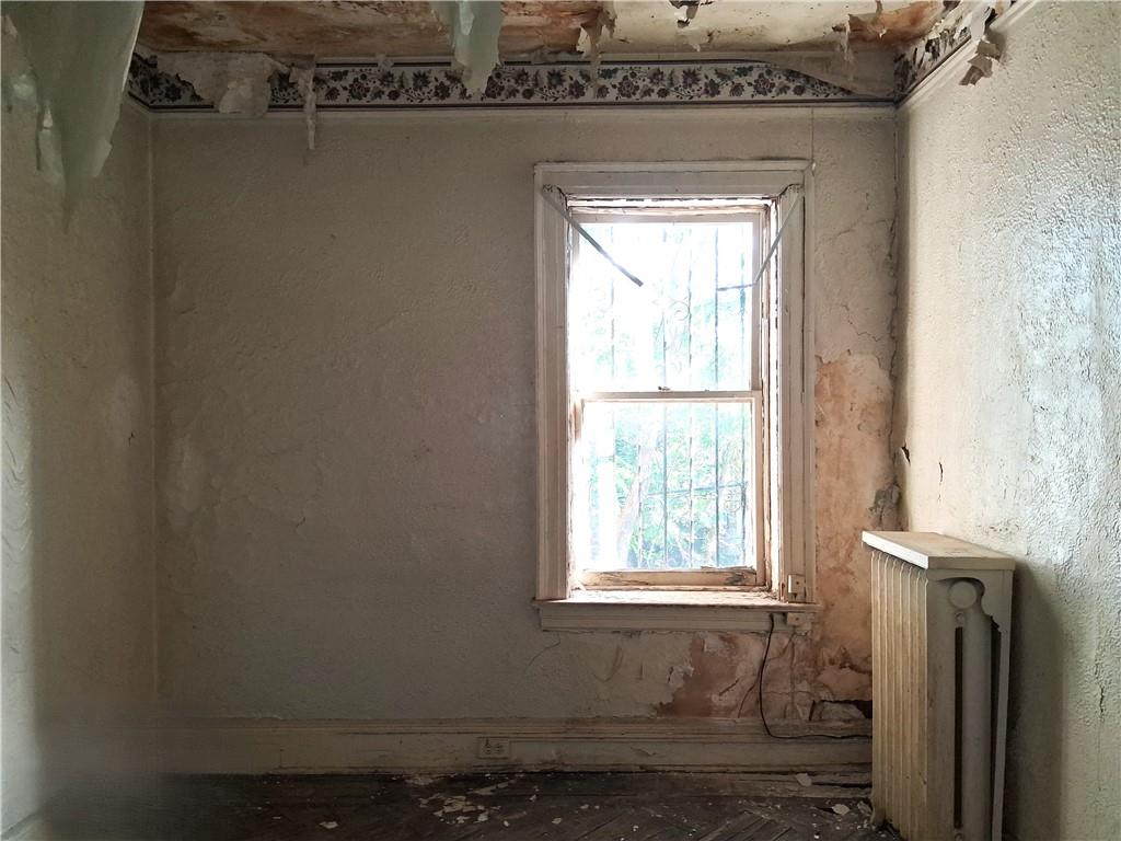 5 Schenck Court, Brooklyn, New York, 11207 image 7