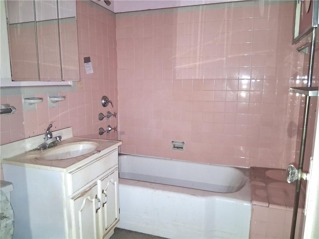 5 Schenck Court, Brooklyn, New York, 11207 image 6