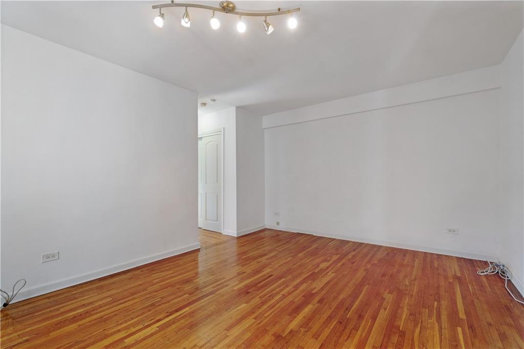 388 Avenue S 2B Image 5