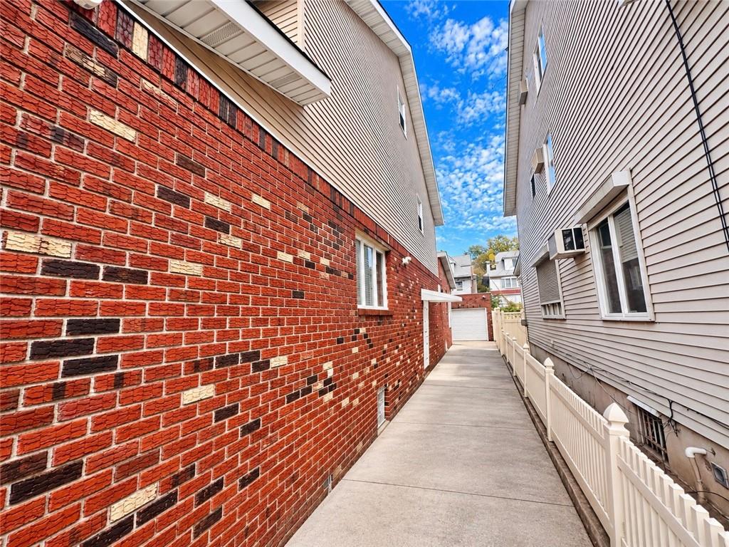 1935 80 Street Image 4