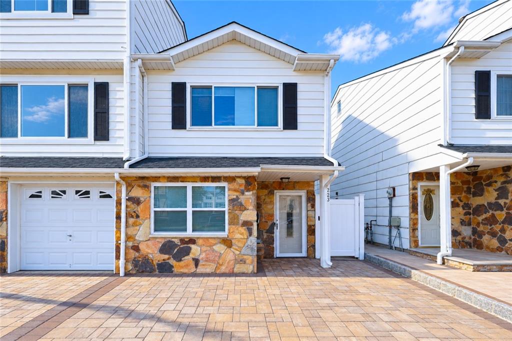 223 Carlyle Green, Staten  Island, New York, 10312