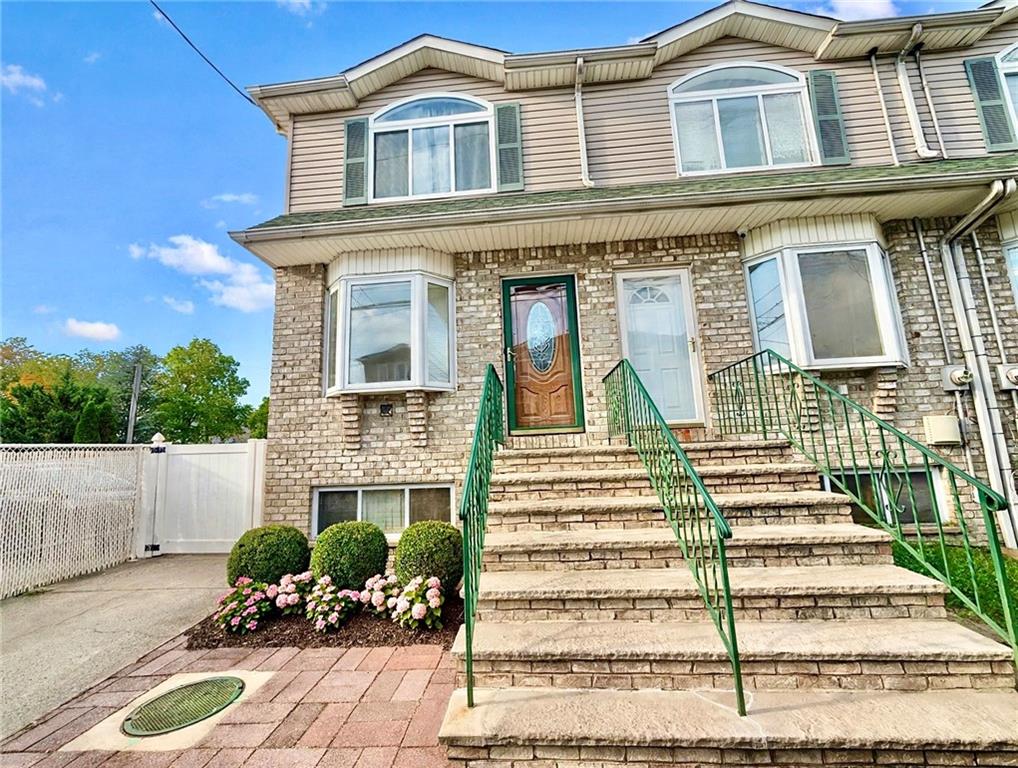25 Lyceum Court, Staten  Island, New York, 10310