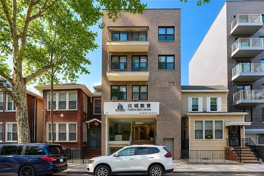 935 57th Street 3B, Brooklyn, New York, 11219