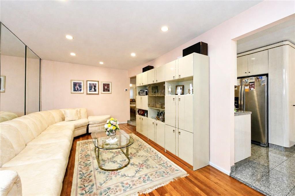 2260 East 60th Place Image 3