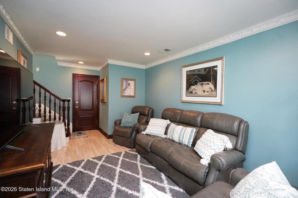 337 Thomas Street Image 5