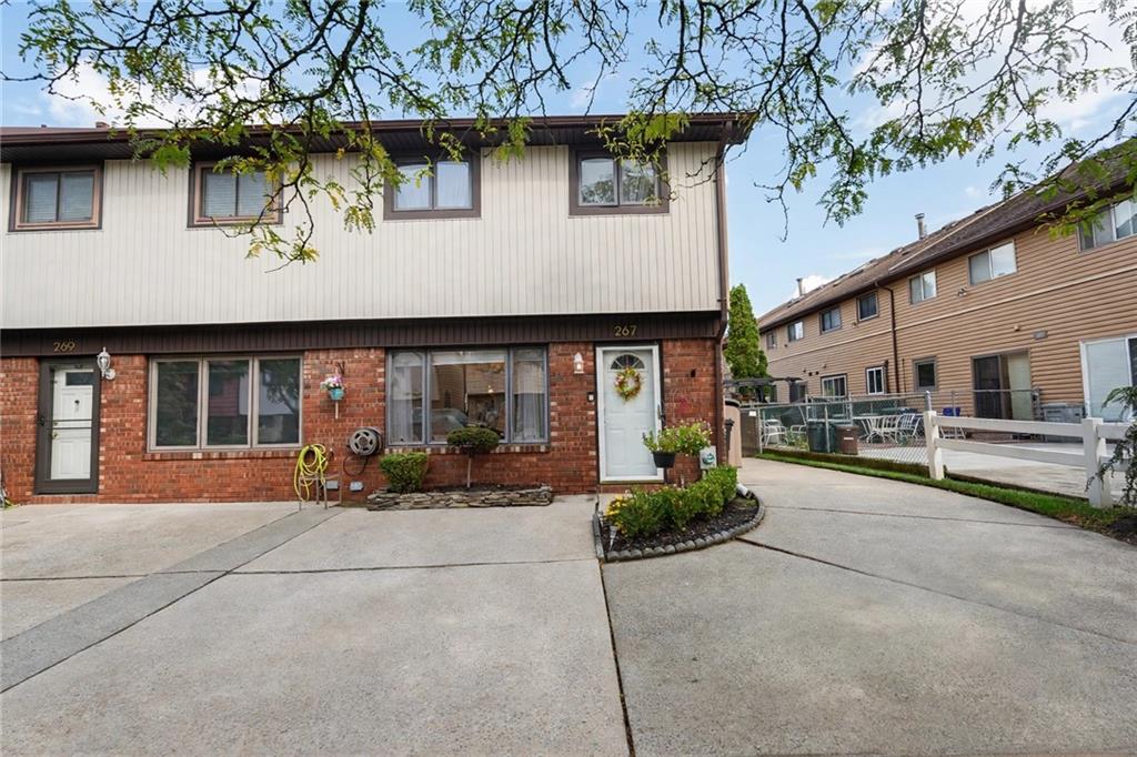267 Rolling Hill Green 267, Staten  Island, New York, 10312