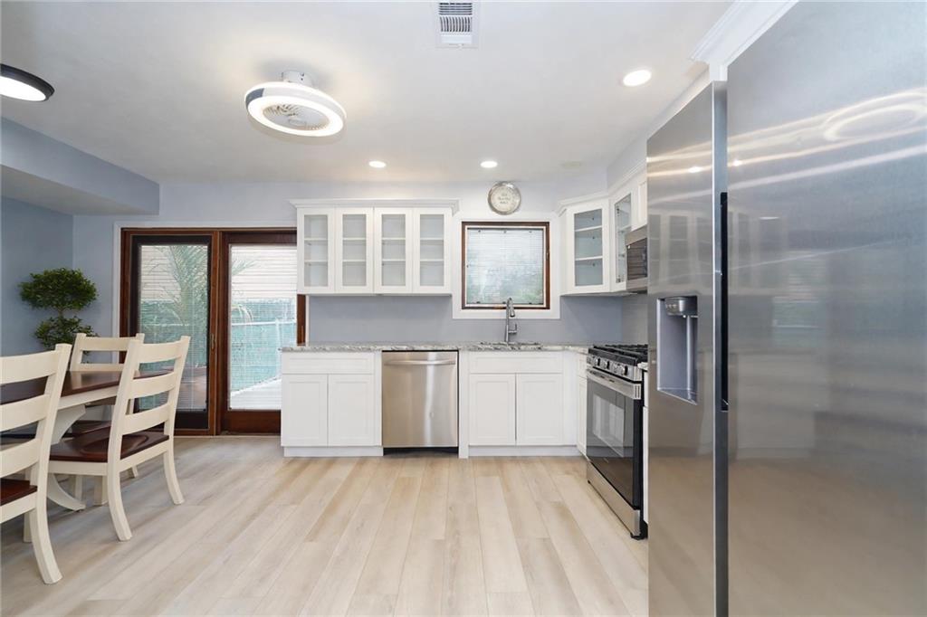 267 Rolling Hill Green 267, Staten  Island, New York, 10312 image 10