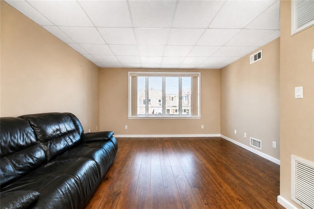 2428 East 2nd Street Image 4